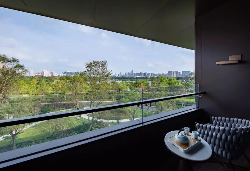 庭の見えるプレミアムルーム, Gran Melia Chengdu