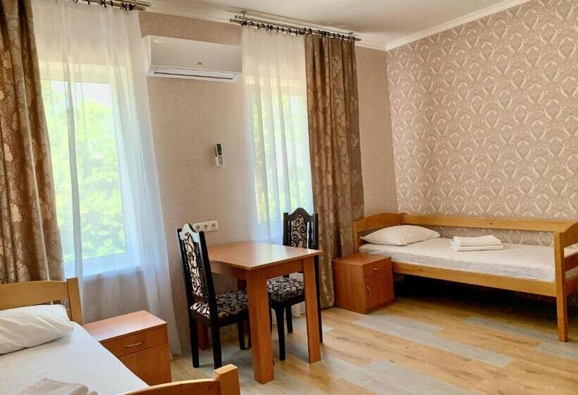 Трехместный Номер Классика, мини гостиница три коня