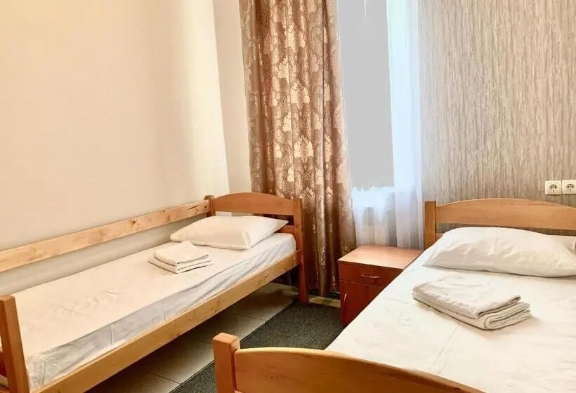 スタンダード４人部屋, мини гостиница три коня