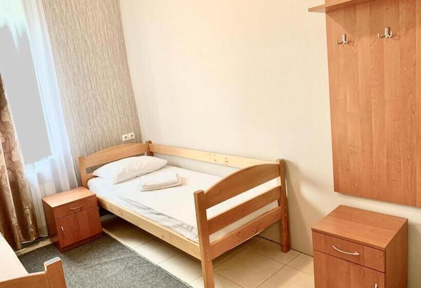 Четырехместный Номер Стандарт, мини гостиница три коня