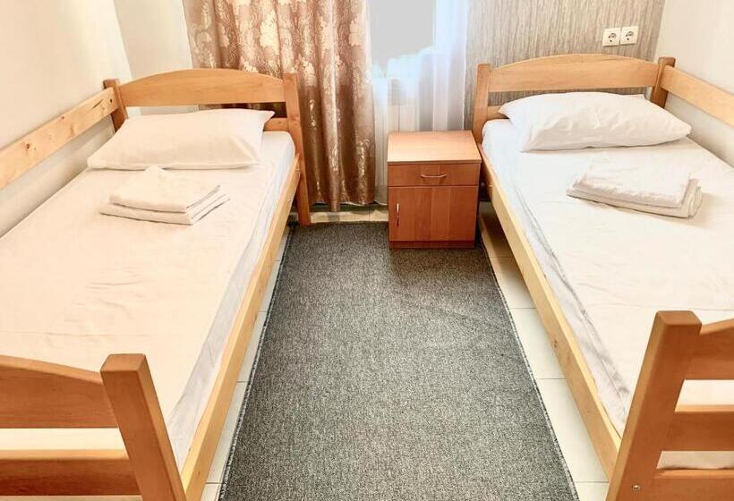 Номер Стандарт Трехместный, мини гостиница три коня