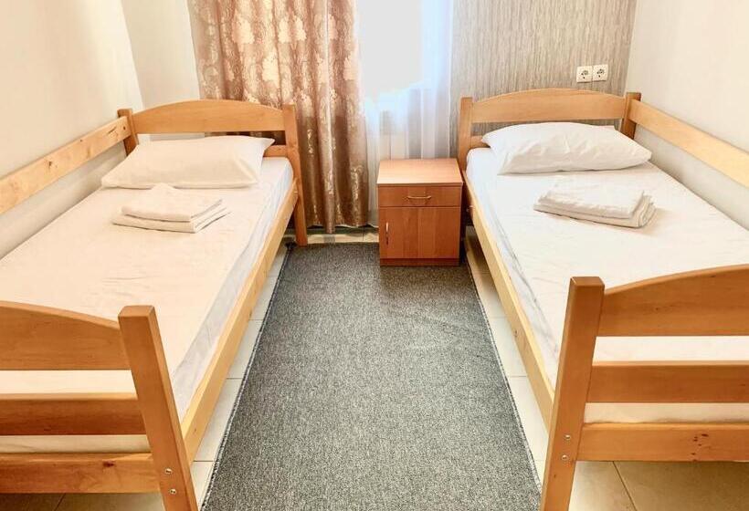 Четырехместный Номер Стандарт, мини гостиница три коня