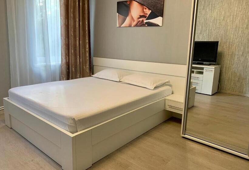 Апартаменты 1 Спальня, мини гостиница три коня