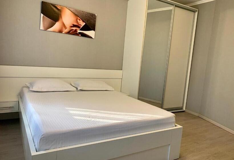 Апартаменты 1 Спальня, мини гостиница три коня