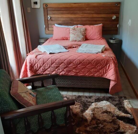 プールビュースタンダードルーム, Fochville Guesthouse