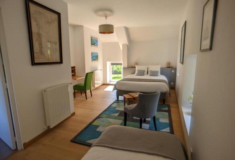 חדר סטנדרט לשלושה, Le Clos Du Val