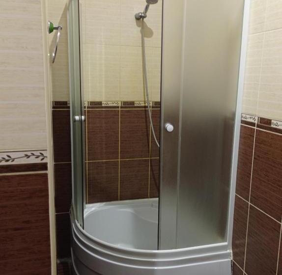 Suite, панський двір