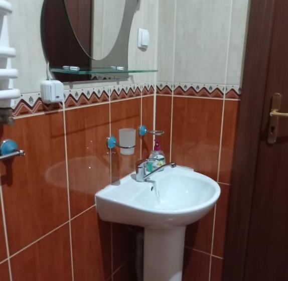 Номер Стандарт Трехместный, панський двір