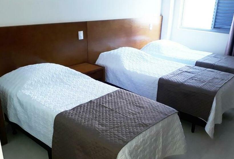 غرفة قياسية ثلاثية, Campos Altos Palace