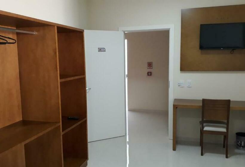 غرفة قياسية, Campos Altos Palace