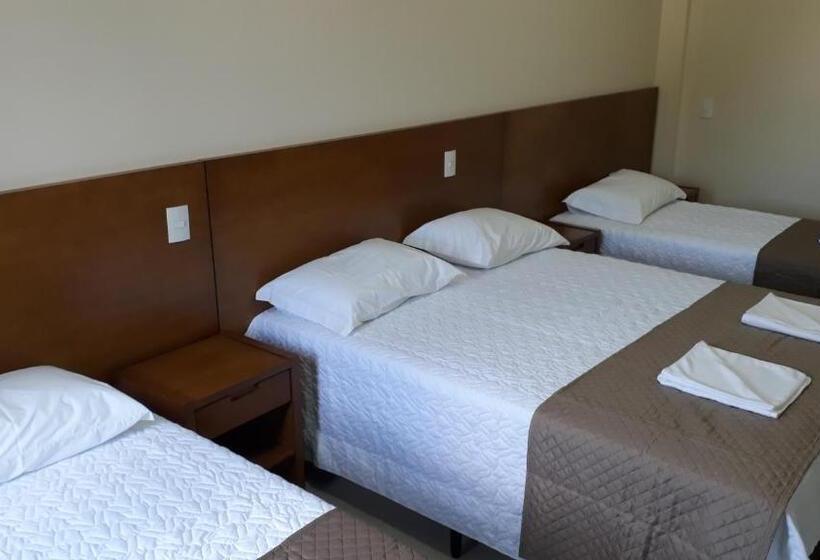 غرفة قياسية رباعية, Campos Altos Palace