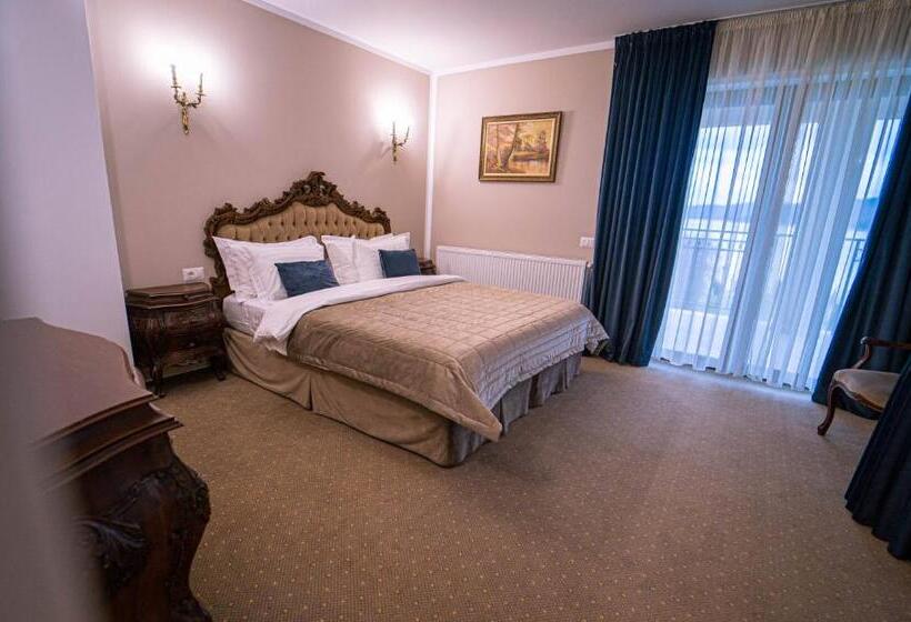 Номер Deluxe, Gradinile Romane