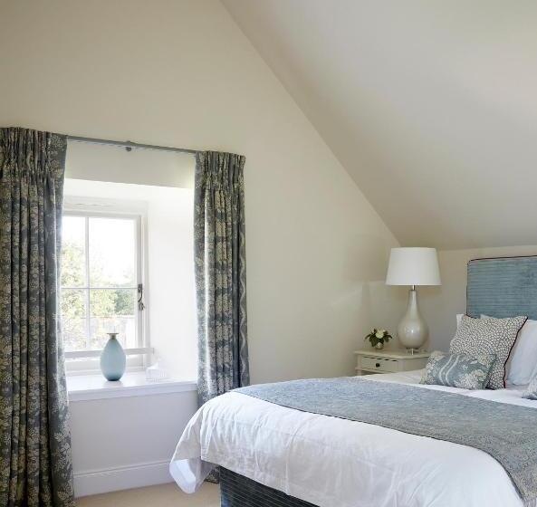 Дом 3 Спальни, Newhall Mains