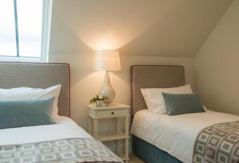 Дом 3 Спальни, Newhall Mains