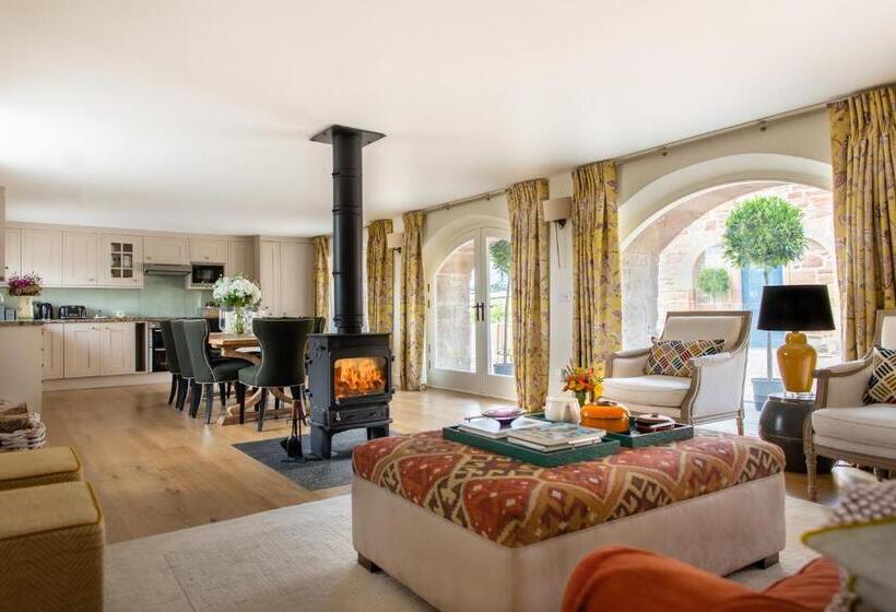 Дом 3 Спальни, Newhall Mains