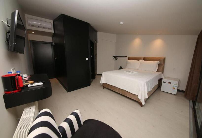 חדר סטנדרט עם טרסה, Safran Germi̇a Palas