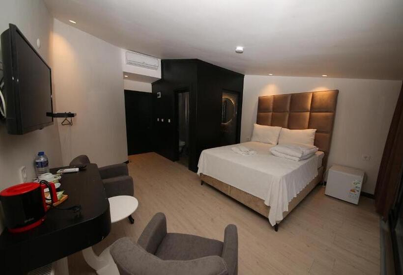 חדר סטנדרט עם טרסה, Safran Germi̇a Palas