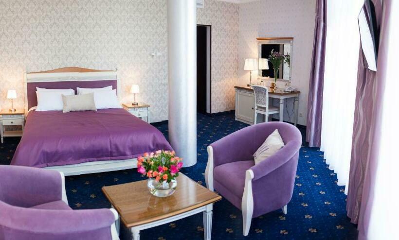 חדר סטנדרט עם מיטת קינג, Shato