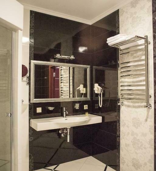 חדר דלוקס, Shato