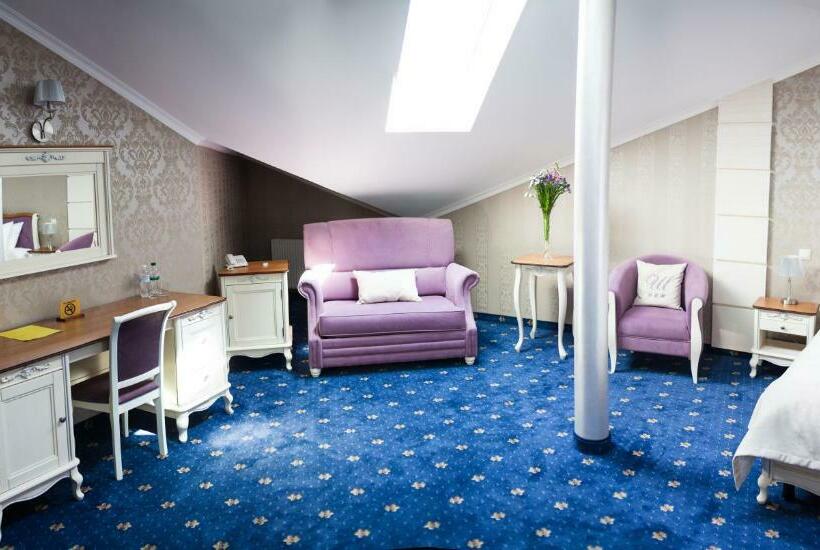 סוויטת ג'וניור עם מרפסת, Shato