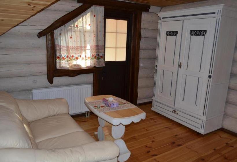 Люкс с Балконом, Gostynna Sadyba Kit Bayun