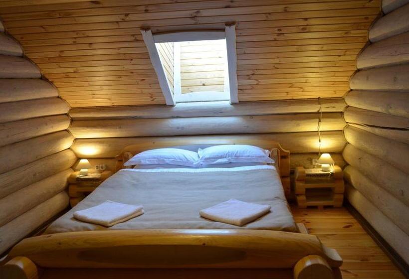 Люкс с Балконом, Gostynna Sadyba Kit Bayun