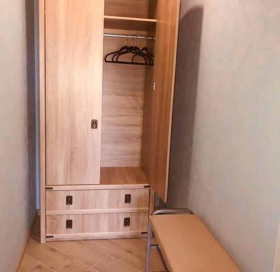 Дом 1 Спальня, Gostynna Sadyba Kit Bayun