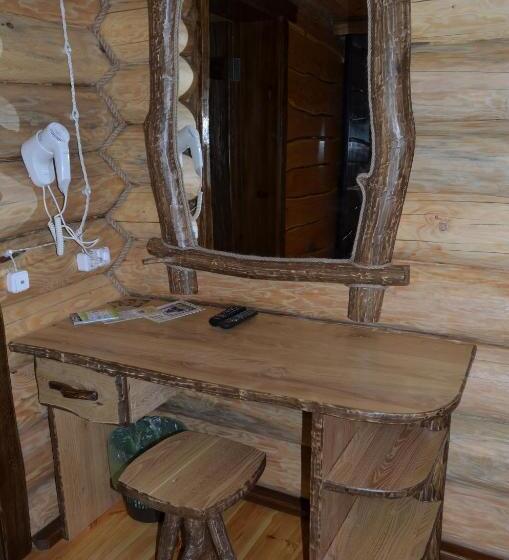 Четырехместный Номер Стандарт с Балконом, Gostynna Sadyba Kit Bayun