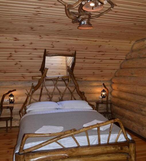 Четырехместный Номер Стандарт с Балконом, Gostynna Sadyba Kit Bayun