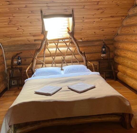 Четырехместный Номер Стандарт с Балконом, Gostynna Sadyba Kit Bayun