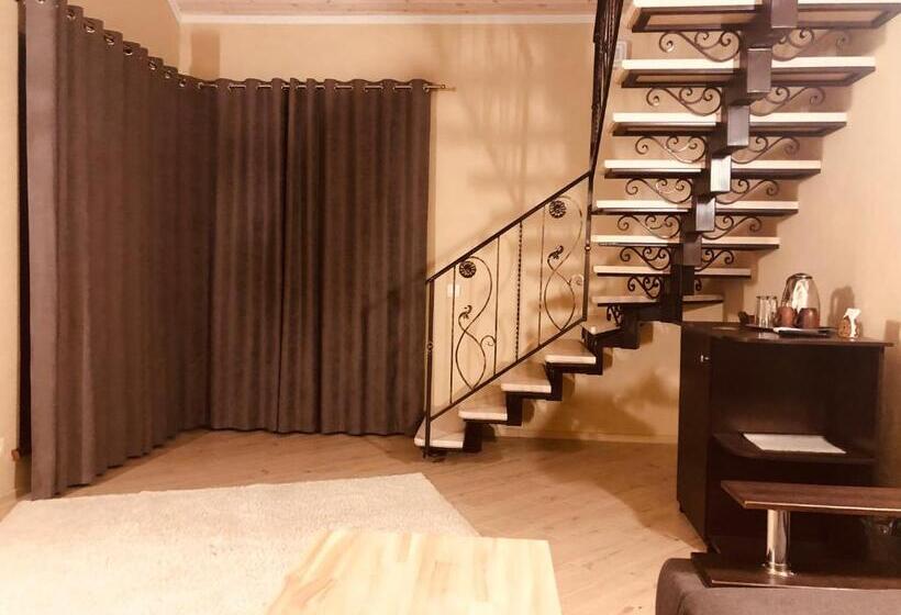 Дом 1 Спальня, Gostynna Sadyba Kit Bayun