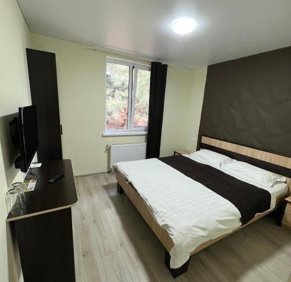 Номер Стандарт, Gostynna Sadyba Kit Bayun