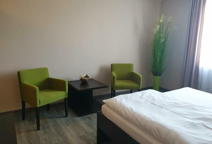 标准间, Kmk Penzión