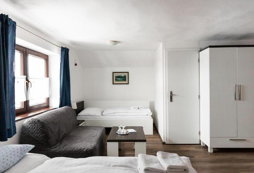 חדר סטנדרט לארבעה, Penzion U Hanky