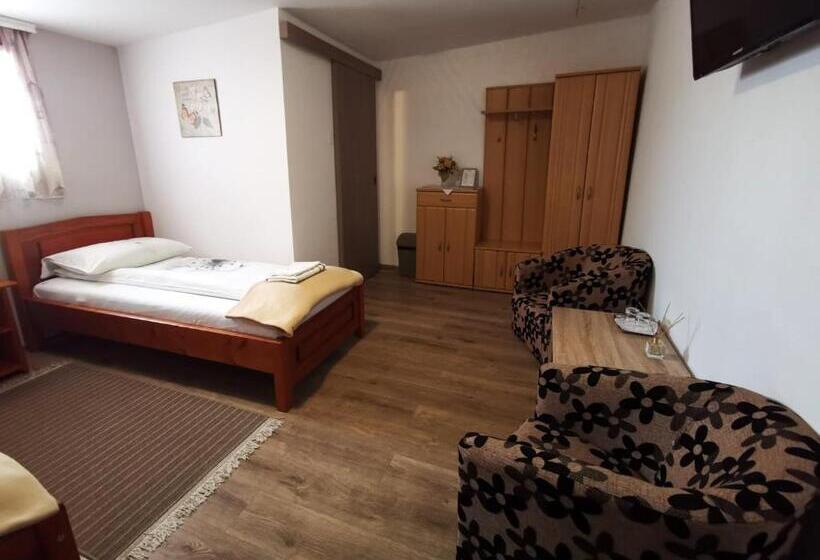 חדר סטנדרט, Pensiunea Evelyn