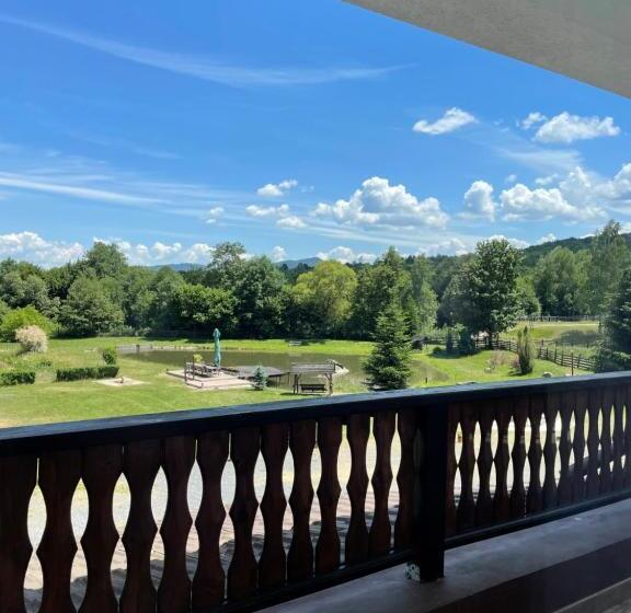 1 Bedroom Apartment Lake View, Valea Salbatica