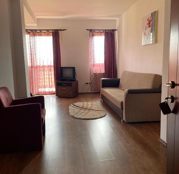 Suite with lake view, Valea Salbatica