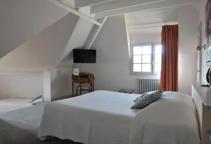 Superior Kolmen Hengen Huone, Le Relais St Jacques