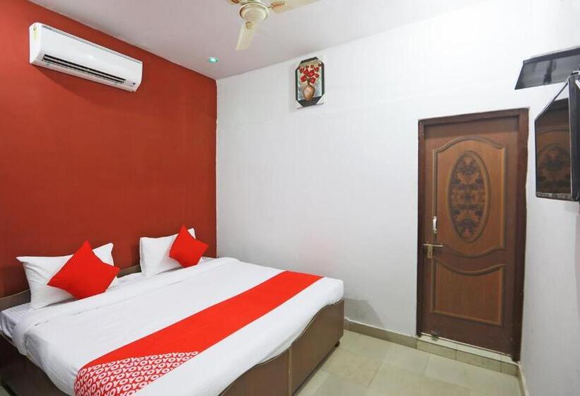 Трехместный Номер Классика, Oyo 63063 Yadav  And Restaurant