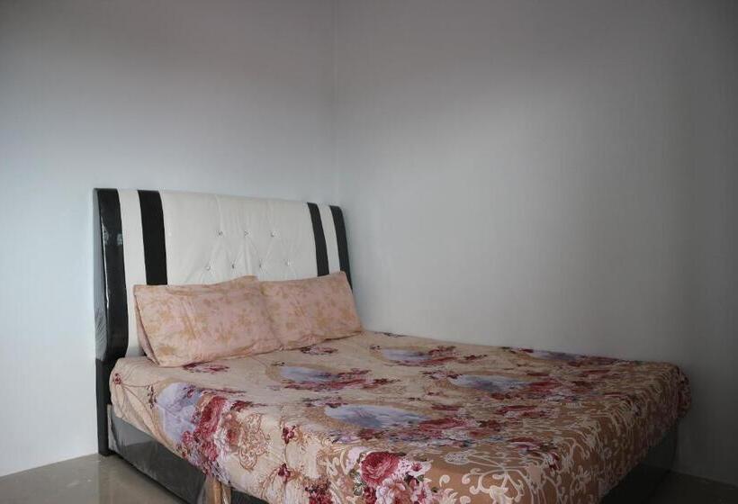 Номер Deluxe, Oyo Life 2670 Aline Kost