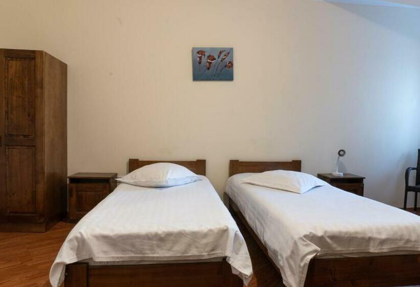 Номер Стандарт, Pensiunea Splendid