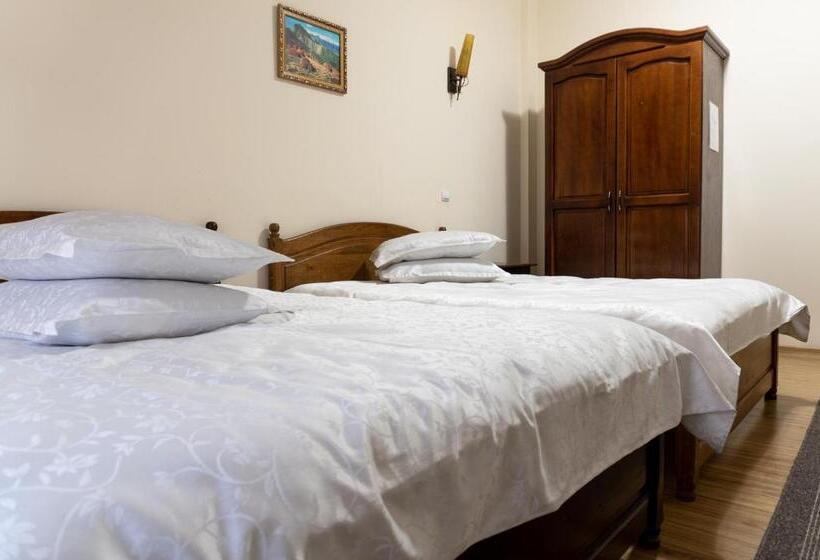 Номер Стандарт, Pensiunea Splendid