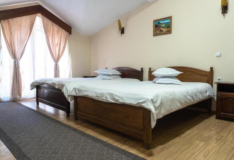Номер Стандарт, Pensiunea Splendid