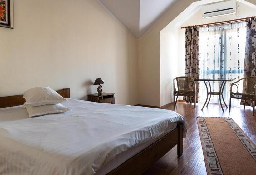 Номер Стандарт, Pensiunea Splendid