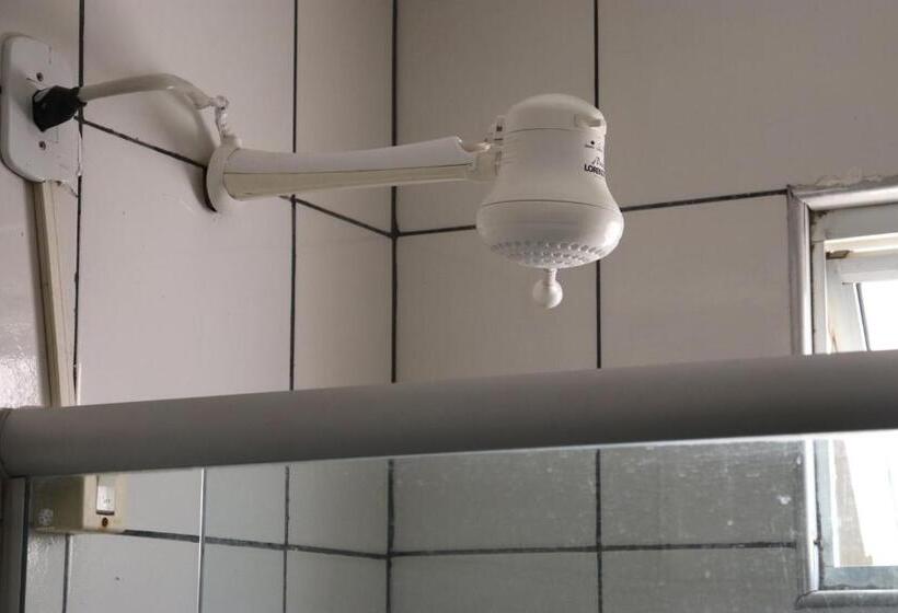 חדר סטנדרט, Tahen