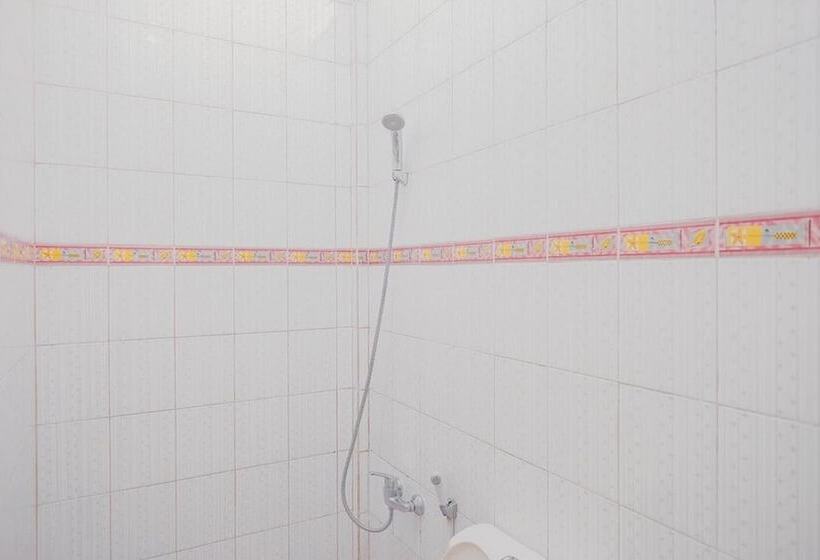 Номер Стандарт, Reddoorz Near Rs Imanuel Lampung