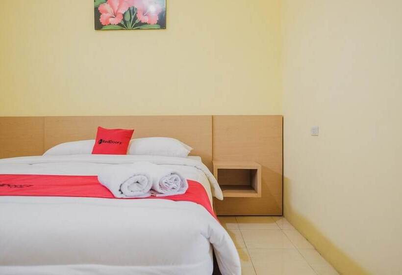 Номер Economy, Reddoorz Near Rs Imanuel Lampung