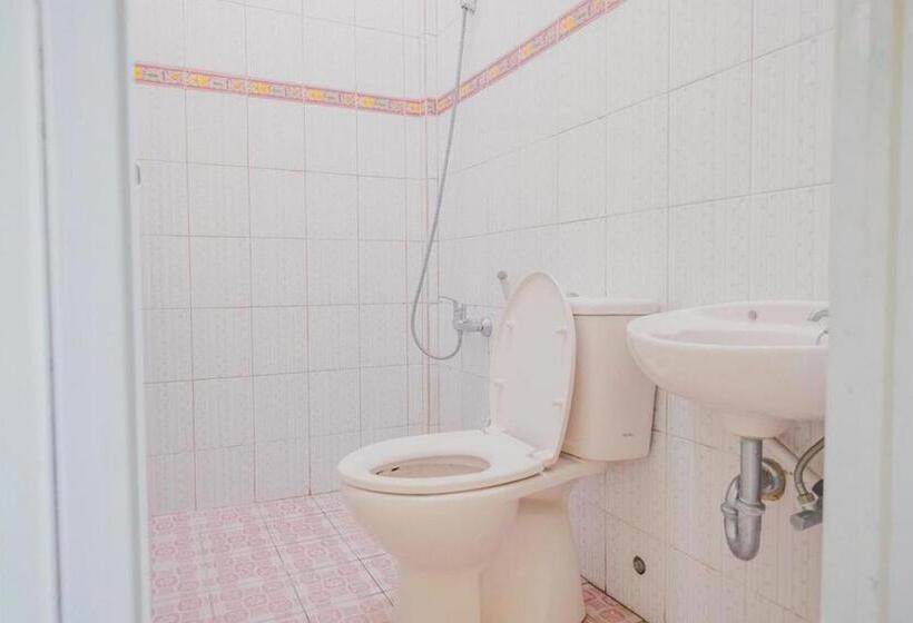 Номер Стандарт, Reddoorz Near Rs Imanuel Lampung