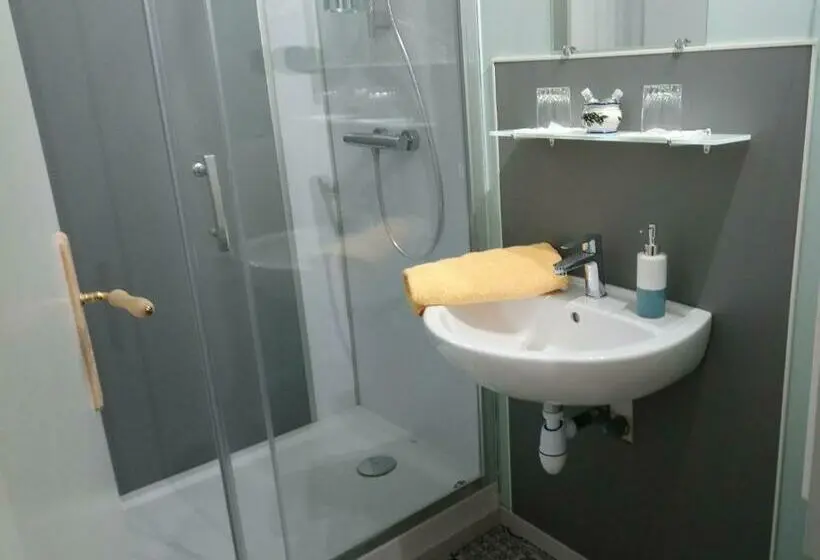 Standard Kolmen Hengen Huone, La Ferme Du Crie