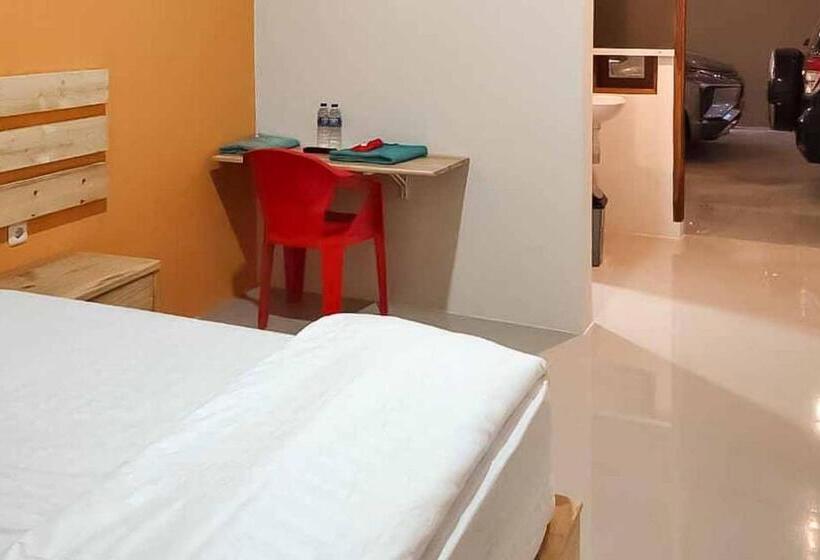 标准间, Reddoorz Syariah @ Haurgeulis